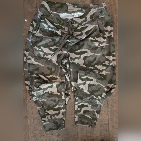 Small American Eagle Outfitters Camo Joggers Loungewear Relaxed Fit Draw String - Picture 2 of 2